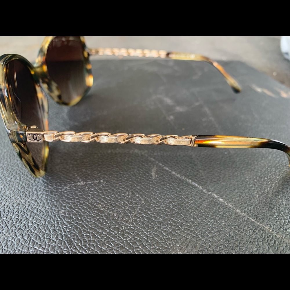 Chanel sunglasses - Picture 2 of 8